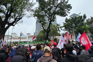 DEMO RAKYAT PAJAK RAKYAT NAIK ANGGARAN DPR IKUT NAIK!!