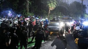 Rakyat indonesia bersatu 1 pahlawan menyatukan 1 bangsa