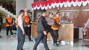 Immanuel Ebenezer SEPAKTERJANG DI DUNIA POLITIK