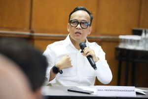 Immanuel Ebenezer SEPAKTERJANG DI DUNIA POLITIK