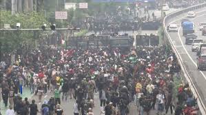 Rakyat indonesia bersatu 1 pahlawan menyatukan 1 bangsa