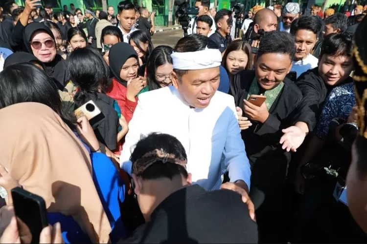 Dialog langsung dedi mulyadi dan mahasiswa secara terbuka