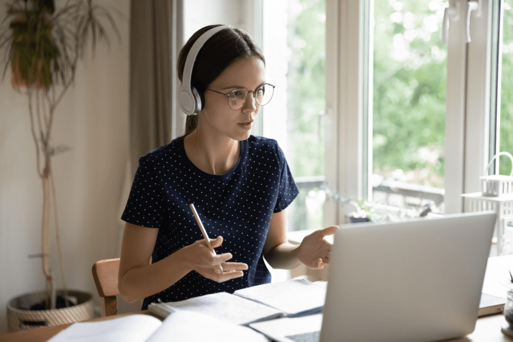 Pendidikan Sosial Emosional di Dunia Online, 5 Strategi yang Wajib Diterapkan